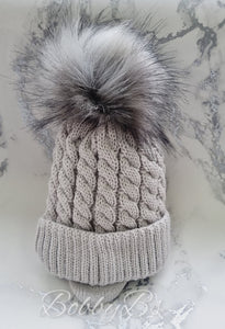 PRINCE - Faux fur single pompom cable hat