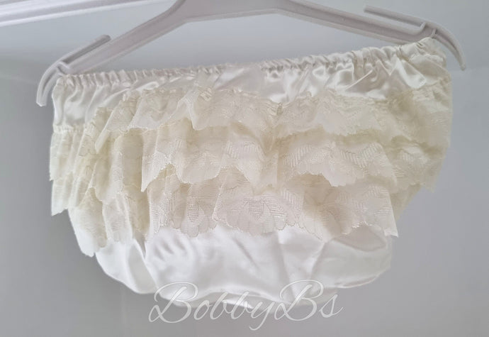 FP002A - Cream Frilly Knickers