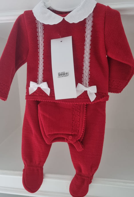 22/219 - Red three piece knitted set