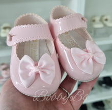 Load image into Gallery viewer, 604 - Pink Softsole bow shoe