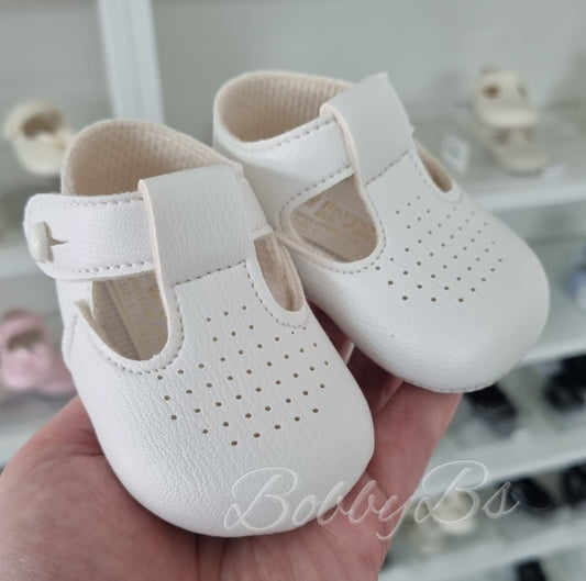 625- White Pinhole softsole shoe