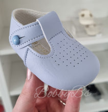 Load image into Gallery viewer, 625- Blue Pinhole softsole shoe