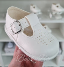 Load image into Gallery viewer, 501 - Pinhole white hardsole shoe
