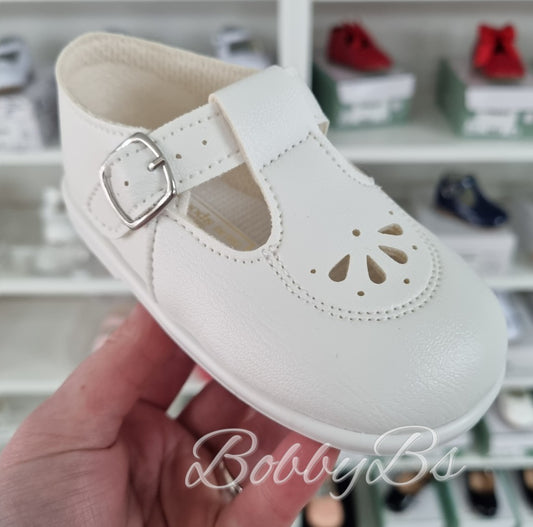 506 - Teardrop white hardsole shoe