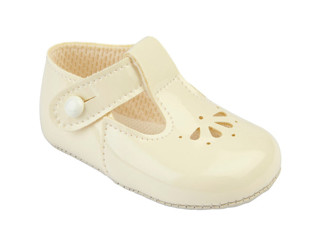 617 - Ivory Teardrop Softsole shoe