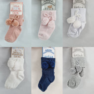 S07 ~ Ankle pompom socks.