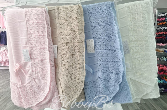 3752 - Traditional baby shawl