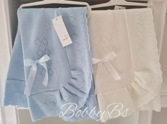 1502 - Traditional baby shawl