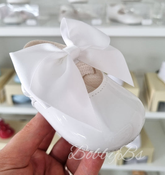 025 -  White Softsole bow shoe