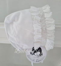 Load image into Gallery viewer, 003622P - Sarah Louise White smock bonnet