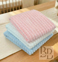 Load image into Gallery viewer, SB112 -  Personalised Waffle Baby Blanket
