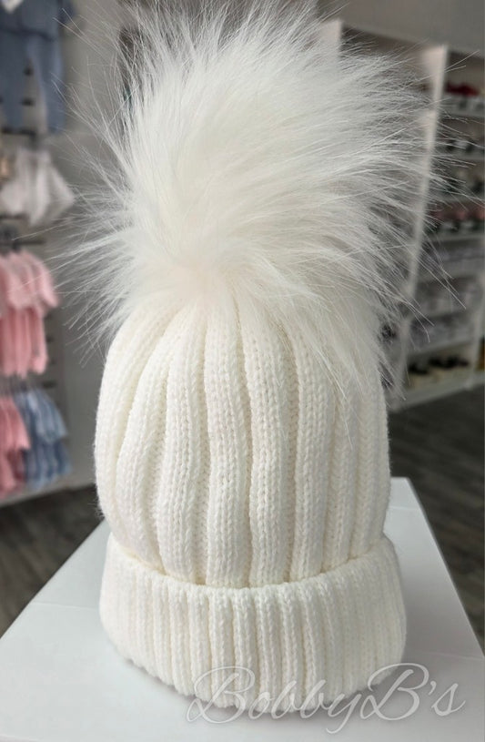 CASCADE -  White Luxury Single pompom hat