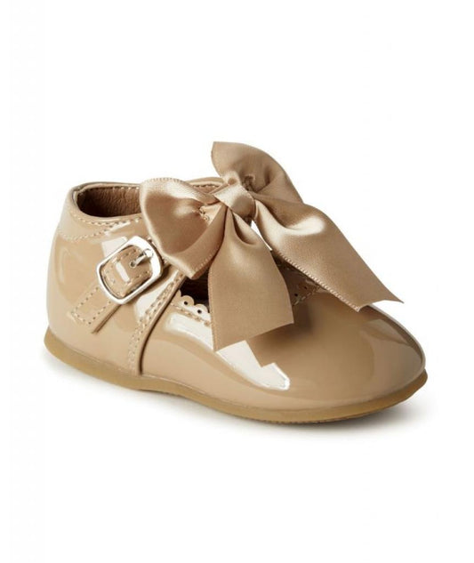 KYLIE - Beige Hardsole Patent bow shoe
