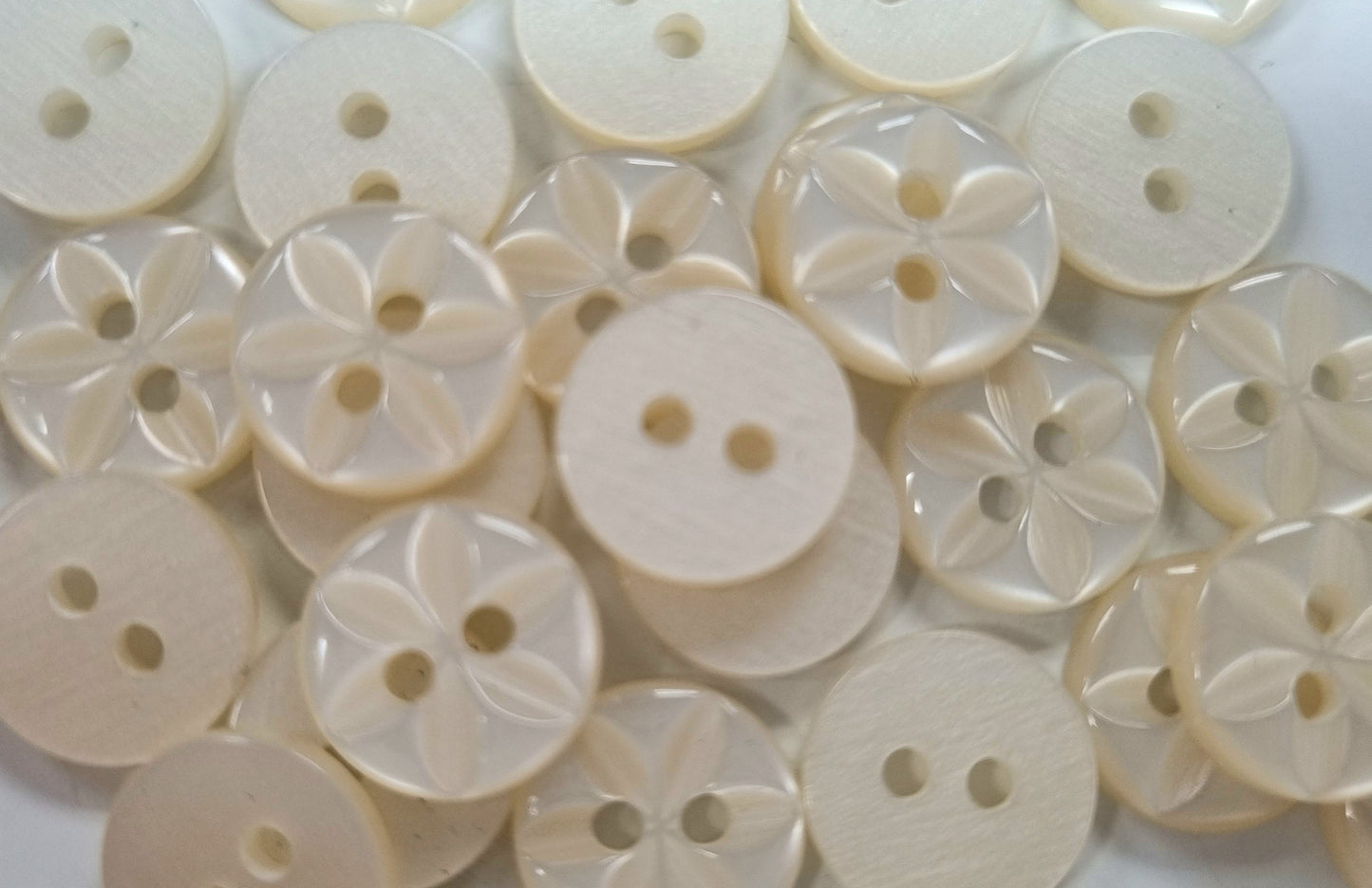 SB11 - Star button (Size 18)