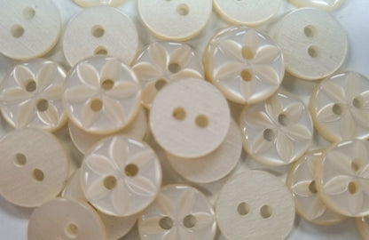 SB11 - Star button (Size 18)