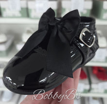 Load image into Gallery viewer, KYLIE - Black Hardsole Patent bow shoe