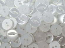 Load image into Gallery viewer, ISB81 - Fisheye cream button (Size 18)