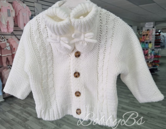 1221 - White chunky knitted cardigan & bootie set