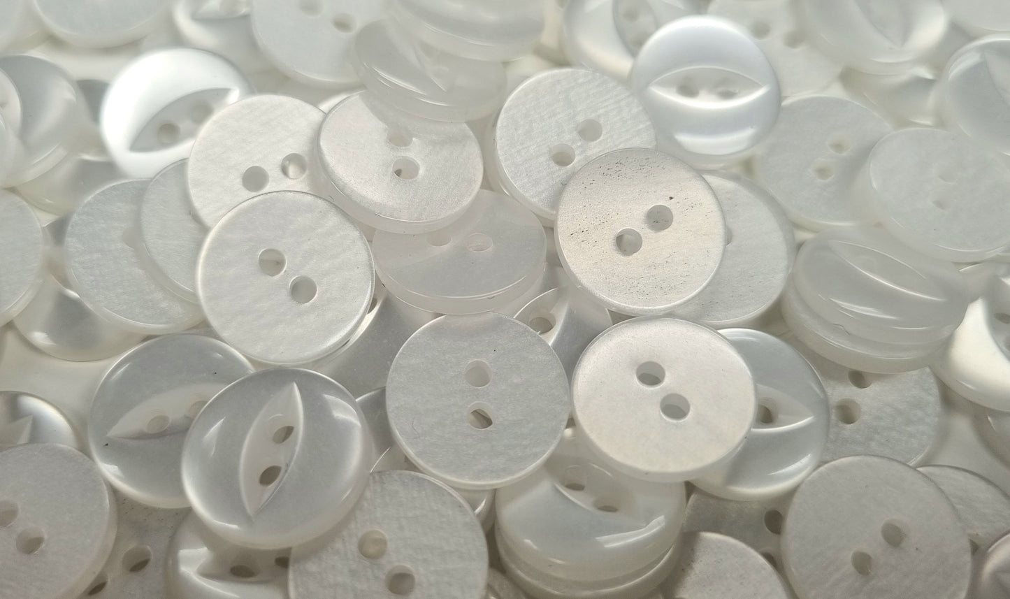 FEB01 - Fish eye button (Size 22)