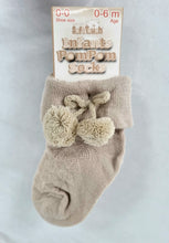 Load image into Gallery viewer, S07 ~ Ankle pompom socks.